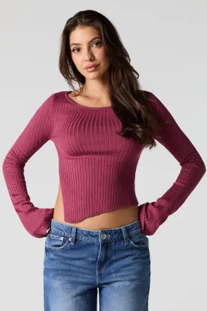 Chandail asymétrique en tricot côtelé avec ourlet fendu