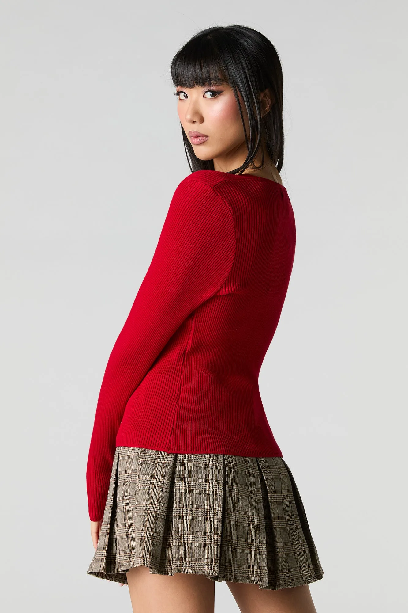 Chandail en tricot côtelé avec découpe
