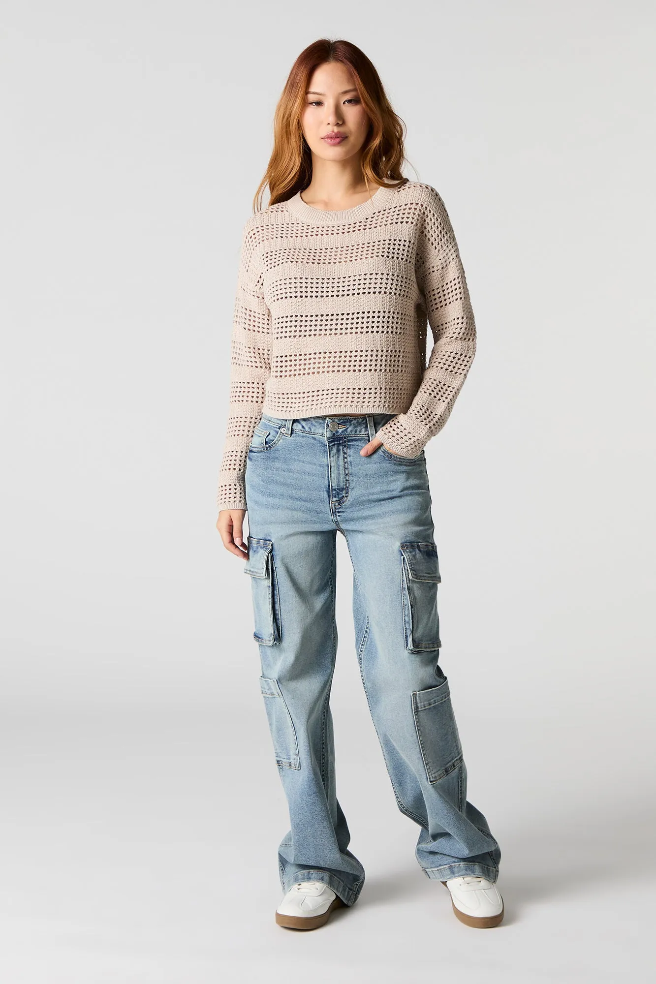 Chandail en tricot ouvert ras du cou