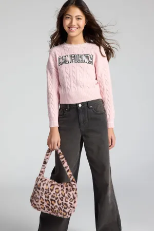 Chandail à mailles torsadées et broderie constrastante pour filles